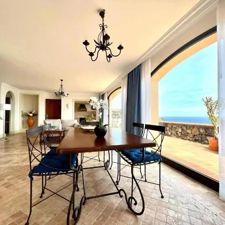 Three Bedrooms With Sea View,heated Pool In Winter, First Line Of The Atlantic Ocean * Los Realejos