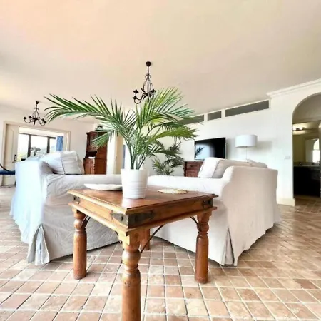 Three Bedrooms With Sea View,heated Pool In Winter, First Line Of The Atlantic Ocean Los Realejos