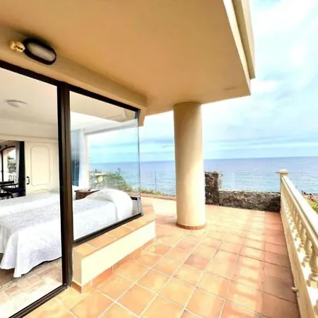 Three Bedrooms With Sea View,heated Pool In Winter, First Line Of The Atlantic Ocean Apartment *