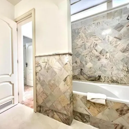 Three Bedrooms With Sea View,heated Pool In Winter, First Line Of The Atlantic Ocean *