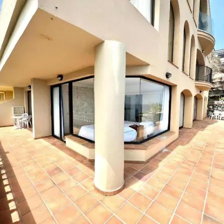 Three Bedrooms With Sea View,heated Pool In Winter, First Line Of The Atlantic Ocean