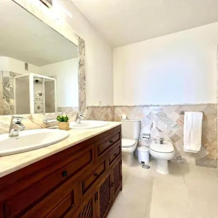 Three Bedrooms With Sea View,heated Pool In Winter, First Line Of The Atlantic Ocean Apartment *