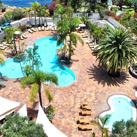 Apartment Three Bedrooms With Sea View,heated Pool In Winter, First Line Of The Atlantic Ocean *