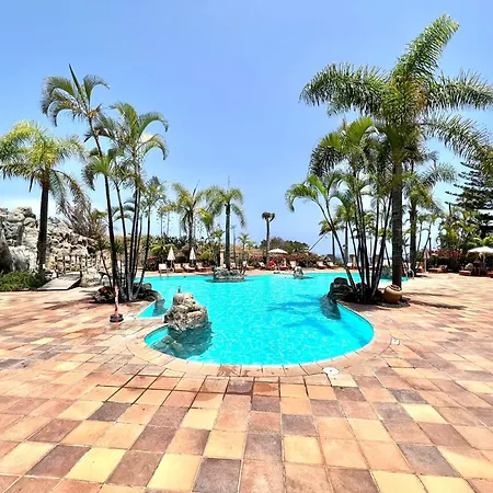 Three Bedrooms With Sea View,heated Pool In Winter, First Line Of The Atlantic Ocean