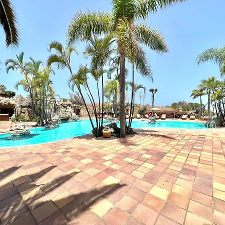 Apartment Three Bedrooms With Sea View,heated Pool In Winter, First Line Of The Atlantic Ocean Los Realejos