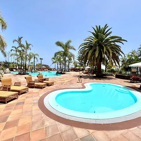 Three Bedrooms With Sea View,heated Pool In Winter, First Line Of The Atlantic Ocean