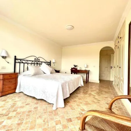 Three Bedrooms With Sea View,heated Pool In Winter, First Line Of The Atlantic Ocean 로스 레알레호스