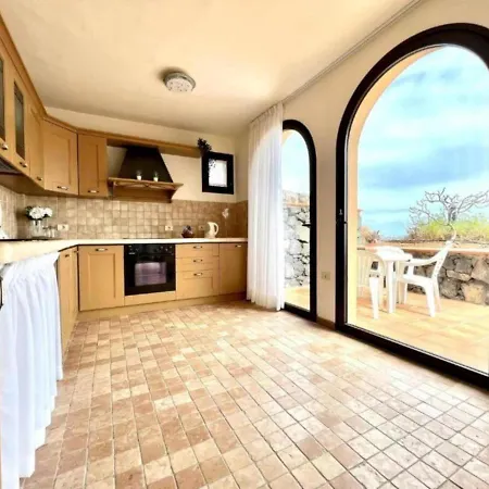 Three Bedrooms With Sea View,heated Pool In Winter, First Line Of The Atlantic Ocean *